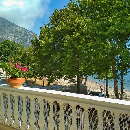 Antigoni House Apartman *